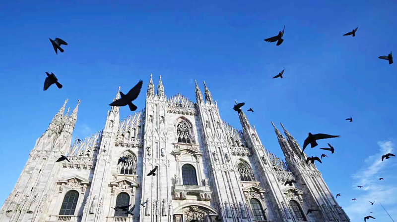 Milan_s_Duomo_Square_Bridges_History_and_Winter_Olympics_Excitement video poster