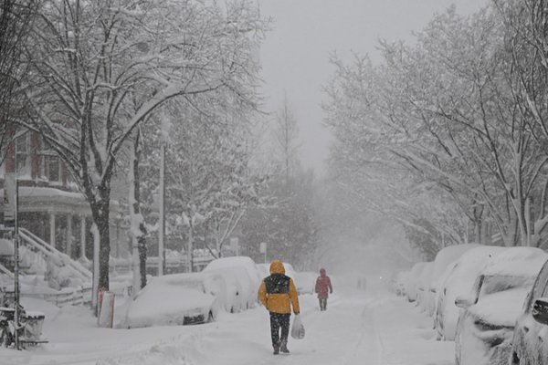 Northeast_U_S__Paralyzed_by_Historic_Blizzard__Thousands_Stranded video poster