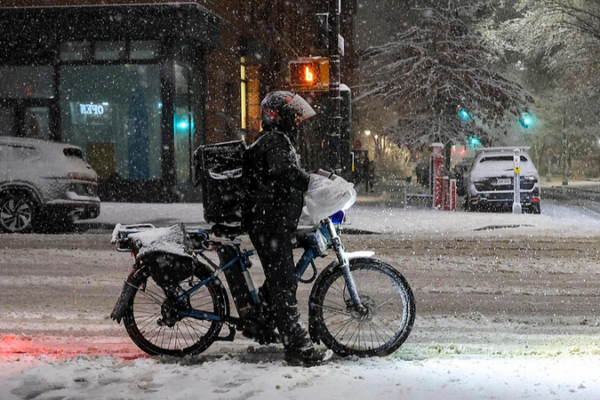 Northeastern_U_S__Winter_Storm_Disrupts_Travel__Asian_Investors_Monitor_Impacts video poster