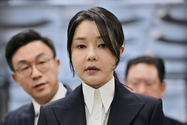 ROK_Ex_President_s_Wife_Appeals_20_Month_Sentence_in_Landmark_Case