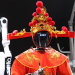 Robotic_Caishen_Draws_Crowds_at_Beijing_Temple_Fair_in_2026
