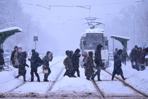 Romania_Gripped_by_Severe_Blizzard__Transport_Chaos_Ensues