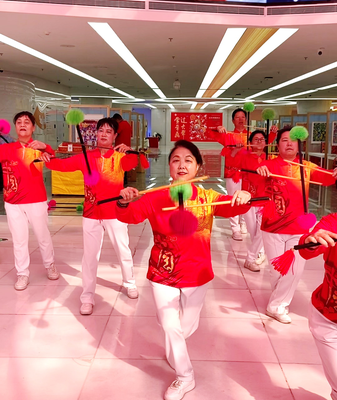 Seniors_Revive_Traditional_Huagun_Art_at_Beijing_Olympic_Museum video poster