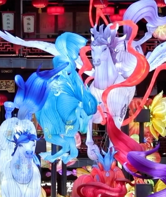 Shanghai_s_Yuyuan_Lantern_Festival_Merges_Tradition_with_Tech_Innovation video poster