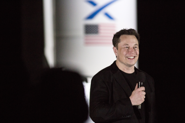 SpaceX_Shifts_Focus_to_Lunar_Colony__Delays_Mars_Ambitions