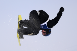 Su_Yiming_Clinches_China_s_First_Gold_at_2026_Winter_Olympics