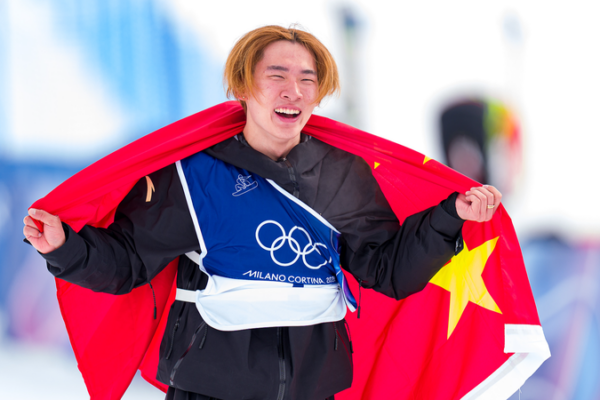 Su_Yiming_to_Lead_China_as_Flagbearer_at_Winter_Games_Closing_Ceremony