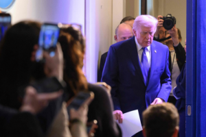 Supreme_Court_Blocks_Trump_Tariffs__Sparks_New_Trade_Policy_Shift