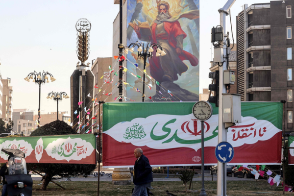 Trump_Claims_Iran_in_Talks_with_US_Amid_Military_Buildup