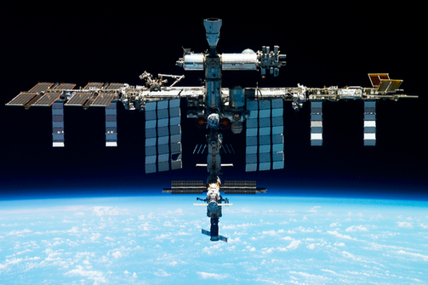 U_S__Senate_Considers_ISS_Extension__Lunar_Base_in_NASA_Overhaul