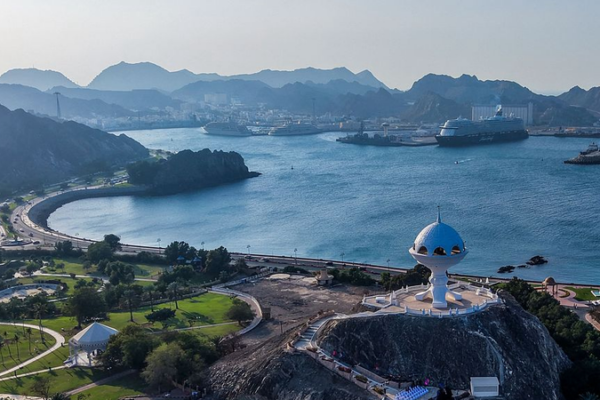 U_S__and_Iran_Engage_in_High_Stakes_Nuclear_Talks_in_Oman video poster