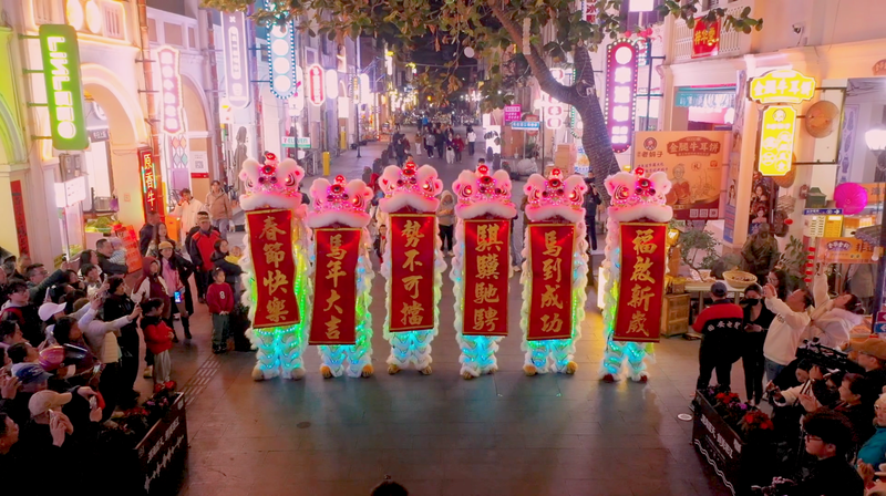 Vibrant_Lion_Dance_Illuminates_2026_Chinese_New_Year_Celebrations_in_Guangdong video poster