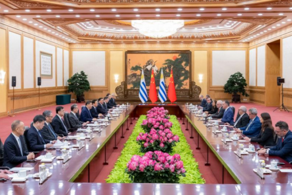 Xi_Jinping_Hails_Uruguay_s_Orsi_as__Good_Friend_of_Chinese_People_ video poster