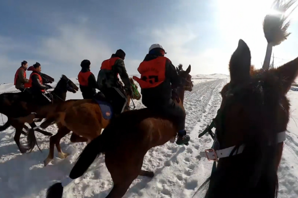 Xinjiang_Horse_Racing_Fest_Celebrates_Chinese_New_Year_with_Snowy_Spectacle video poster