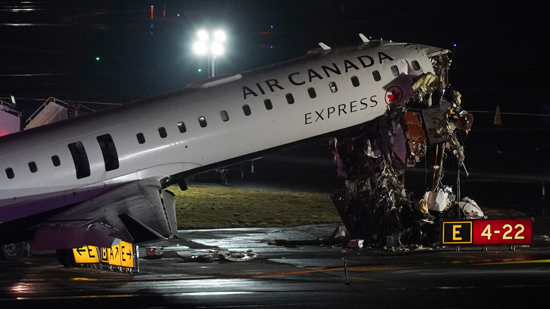 Air_Canada_Express_Collision_at_LaGuardia_Leaves_2_Dead__Grounds_Flights