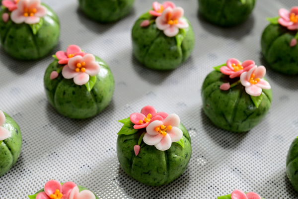 Artisan_Qingming_Guo_Blends_Tradition_with_Modern_Creativity