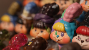 Chengdu_Designer_SAN3_Crafts_Toys_to_Mend_Lonely_Hearts video poster