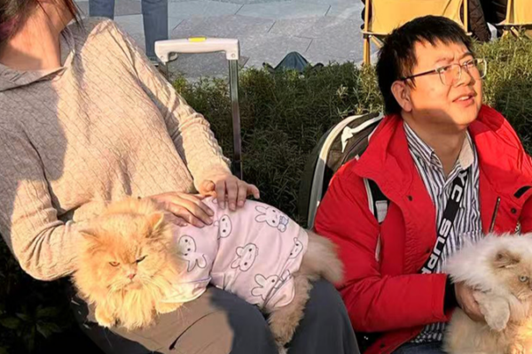 Chengdu_s_New_Show_Taps_into_China_s_Booming_Pet_Economy