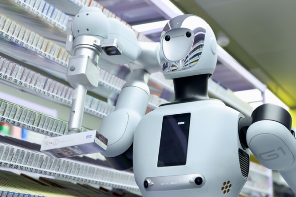 China_Debuts_First_Pharmacy_Robot_in_Beijing__Pioneering_AI_Healthcare_Retail