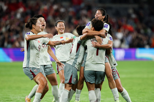 China_Edges_DPRK_2_1__Tops_Group_B_in_Women_s_Asian_Cup