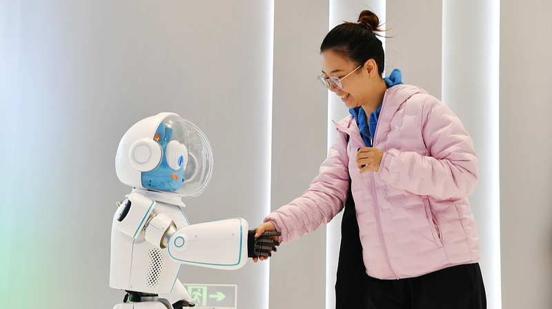 China_Launches_First_AI_Powered__Super_Hospital__in_Hainan