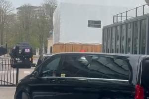 China_US_Trade_Talks_Resume_in_Paris_Amid_Global_Economic_Shifts video poster