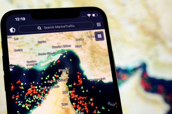 Chinese_Vessels_Navigate_Hormuz_Strait_Amid_Regional_Tensions