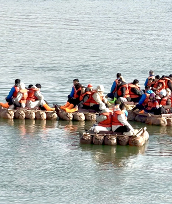 Crystal_Clear_Yellow_River_Transforms_Ningxia_s_Shapotou_into_Spring_Oasis video poster