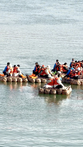 Crystal_Clear_Yellow_River_Transforms_Ningxia_s_Shapotou_into_Spring_Oasis video poster