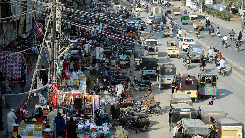 Deadly_Clash_Erupts_Outside_U_S__Consulate_in_Karachi__9_Killed - Khabar Asia Deadly_Clash_Erupts_Outside_U_S__Consulate_in_Karachi__9_Killed