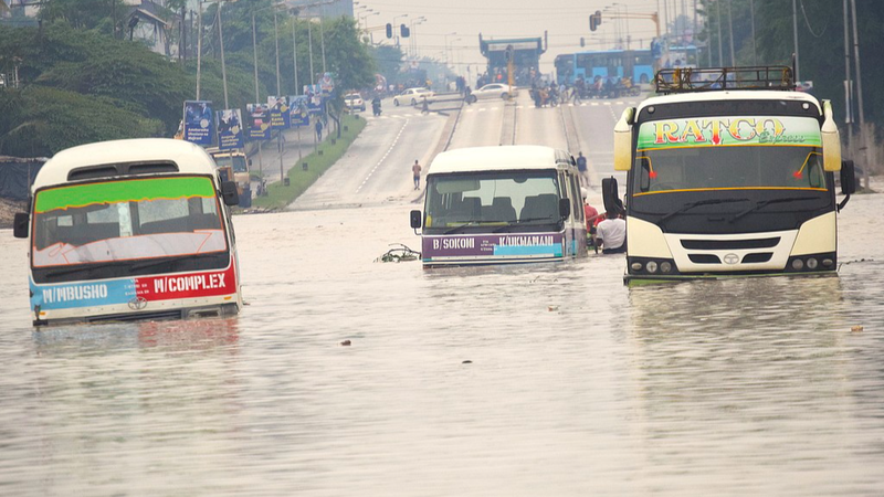 East_Africa_Grapples_with_Deadly_Landslides__Floods_Amid_Heavy_Rains - Khabar Asia East_Africa_Grapples_with_Deadly_Landslides__Floods_Amid_Heavy_Rains