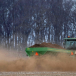 Fertilizer_Shortage_Threatens_US_Spring_Planting_Amid_Middle_East_Tensions