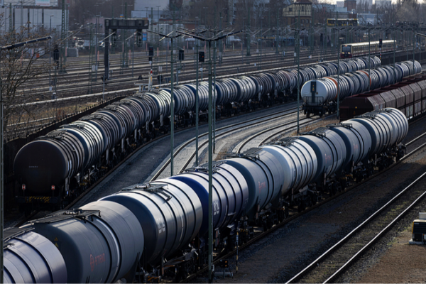 Global_Markets_Reel_as_Strait_of_Hormuz_Closure_Enters_Third_Week