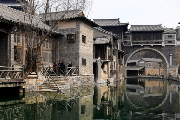 Gubei_Water_Town_Emerges_as_Cultural_Bridge_Amid_China_Africa_Exchange_Year