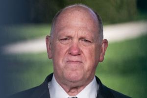 ICE_Agents_Deployed_to_Airports_Amid_Prolonged_DHS_Shutdown