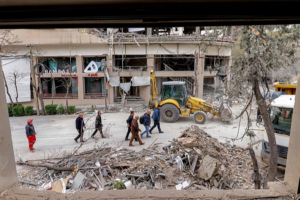 Iran_Conflict_Escalates__US_Ground_Invasion_Risks__Hormuz_Tensions__and_Stalled_Talks