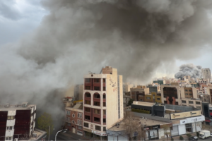 Iran_Shuts_Strait_of_Hormuz_as_US_Casualties_Mount_in_Escalating_Conflict