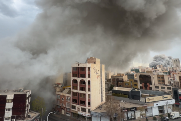 Iran_Shuts_Strait_of_Hormuz_as_US_Casualties_Mount_in_Escalating_Conflict