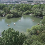 Lhasa_s_Zongjiao_Lukang_Park_Blends_History_with_Modern_Tourism