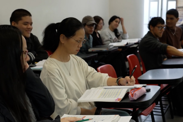 Mandarin_Skills_Propel_Peruvian_Economist_to_Cross_Border_Success video poster