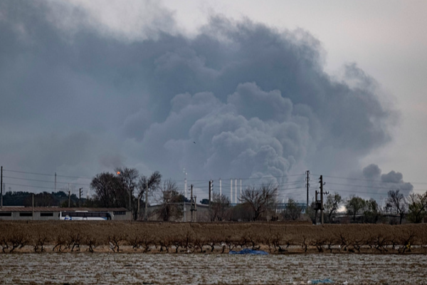 Middle_East_Tensions_Escalate_as_China_Urges_Ceasefire video poster