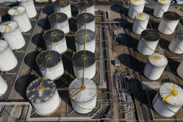 Middle_East_Tensions_Ripple_Through_Global_Supply_Chains