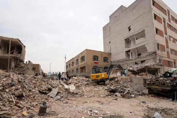 Middle_East_Tensions_Surge_as_US_Israel_Strikes_Prompt_Iranian_Retaliation video poster