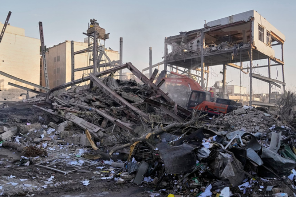 Middle_East_Tensions_Surge_as_US_Israel_Strikes_Trigger_Iranian_Retaliation video poster