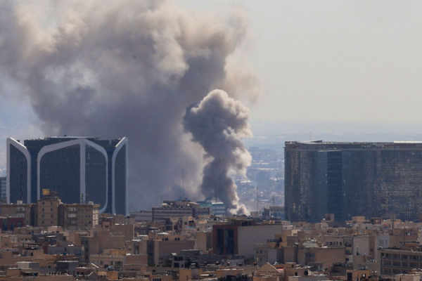 Middle_East_Tensions_Surge_as_US_Israel_Strikes_Trigger_Regional_Escalation video poster