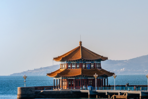 Qingdao_s_Zhanqiao_Pier__From_Silver_Screen_to_Coastal_Icon video poster