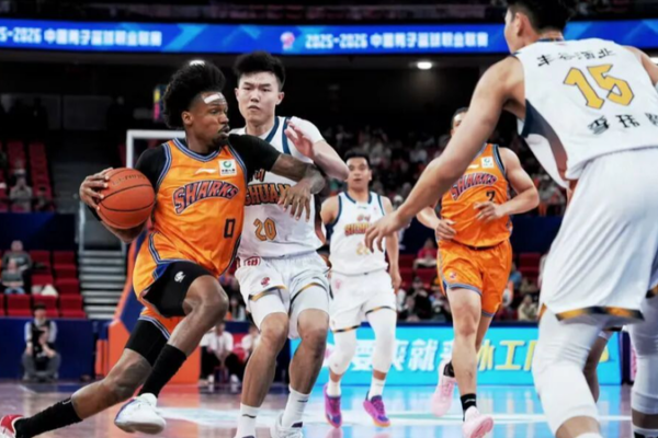 Shanghai_Sharks_Dominate_CBA_with_Ninth_Straight_Victory