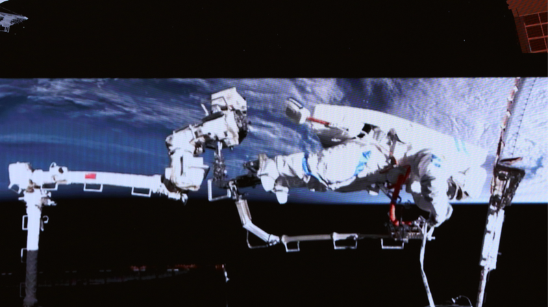 Shenzhou_21_Crew_Completes_Historic_Spacewalks_at_China_s_Space_Station - Khabar Asia Shenzhou_21_Crew_Completes_Historic_Spacewalks_at_China_s_Space_Station