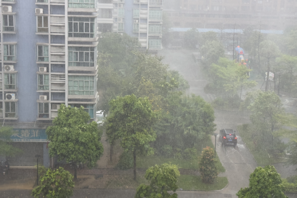 Southern_China_Braces_for_Severe_Storms__Flood_Risks_Rise