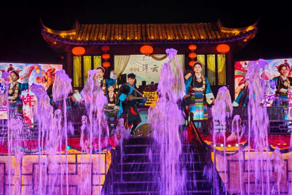 Tibetan_Artists_Showcase_Cultural_Heritage_in_Hubei_Extravaganza